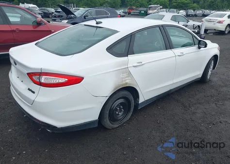 2013 Ford Fusion S z USA, uszkodzony, nr VIN 3FA6P0G77DR107308